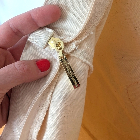 Bath & Body Works Heart Shaped Sunglasses Canvas Tote Bag 😎💕 - Picture 4 of 8